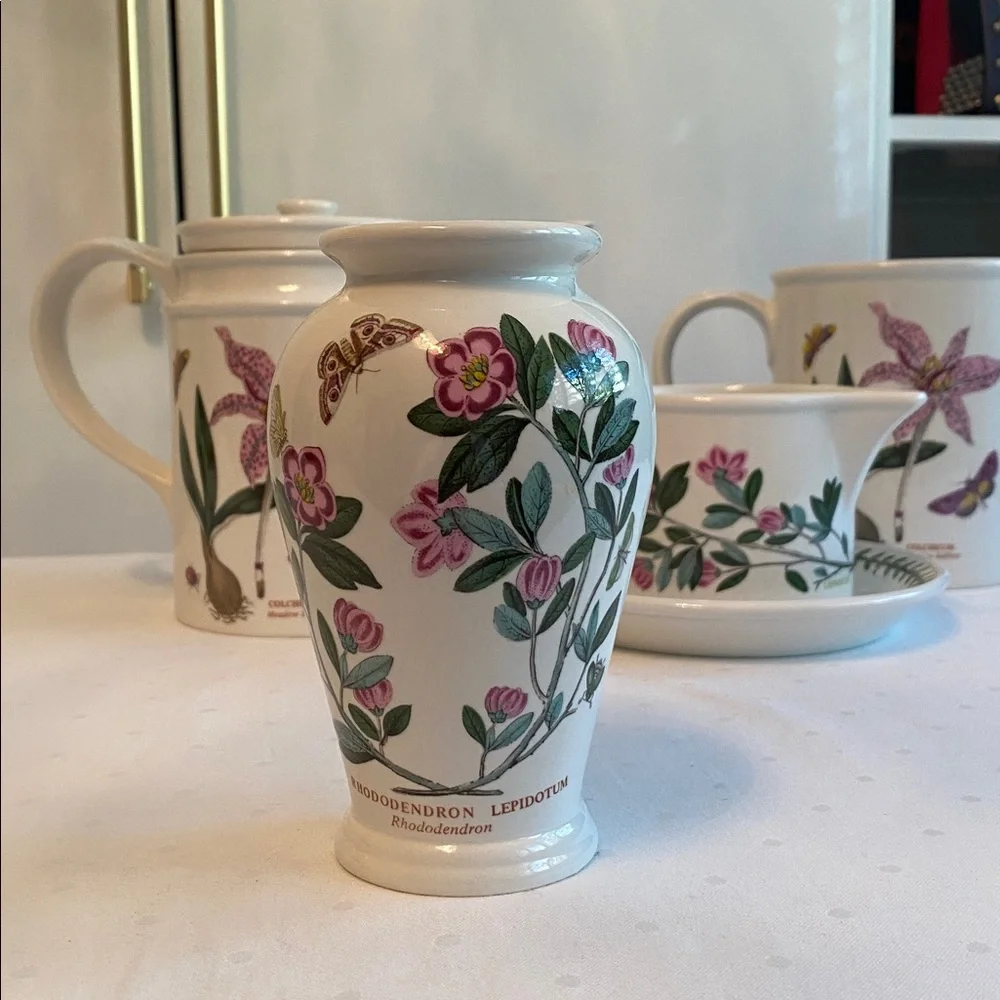 Portmeirion • “The Botanic Garden” Canton Vase in Rhododendron Floral Pattern